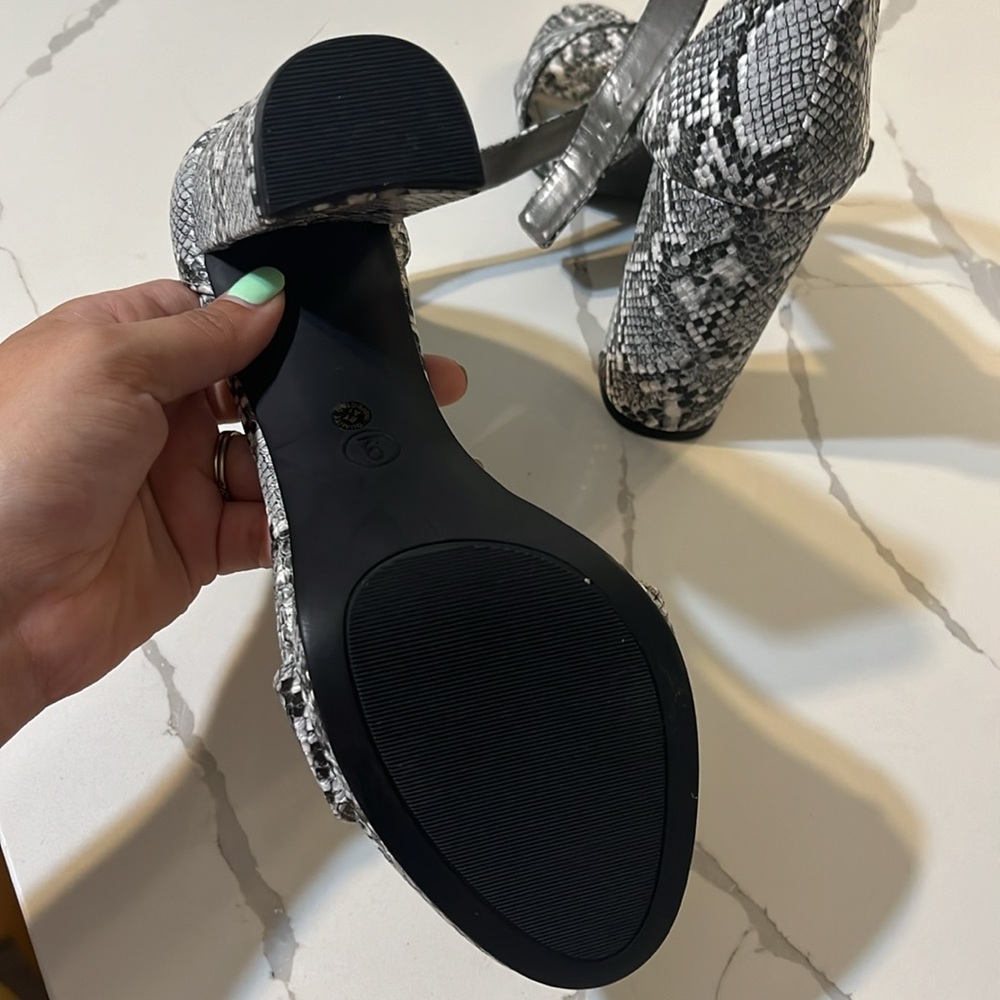 Snakeprint heels - Picture 4 of 4